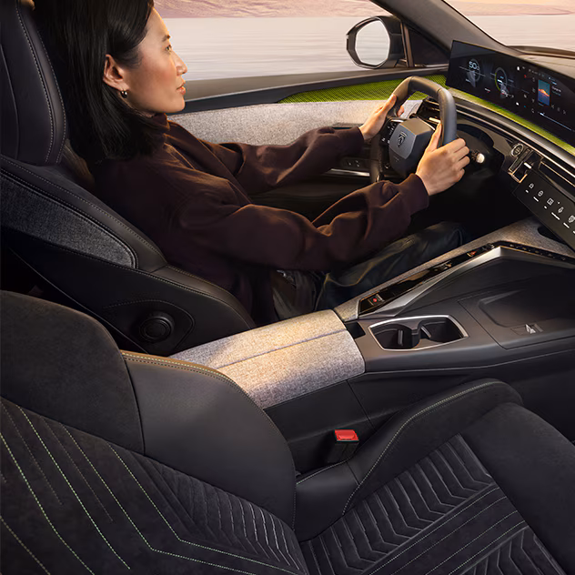5008 interior cabin space