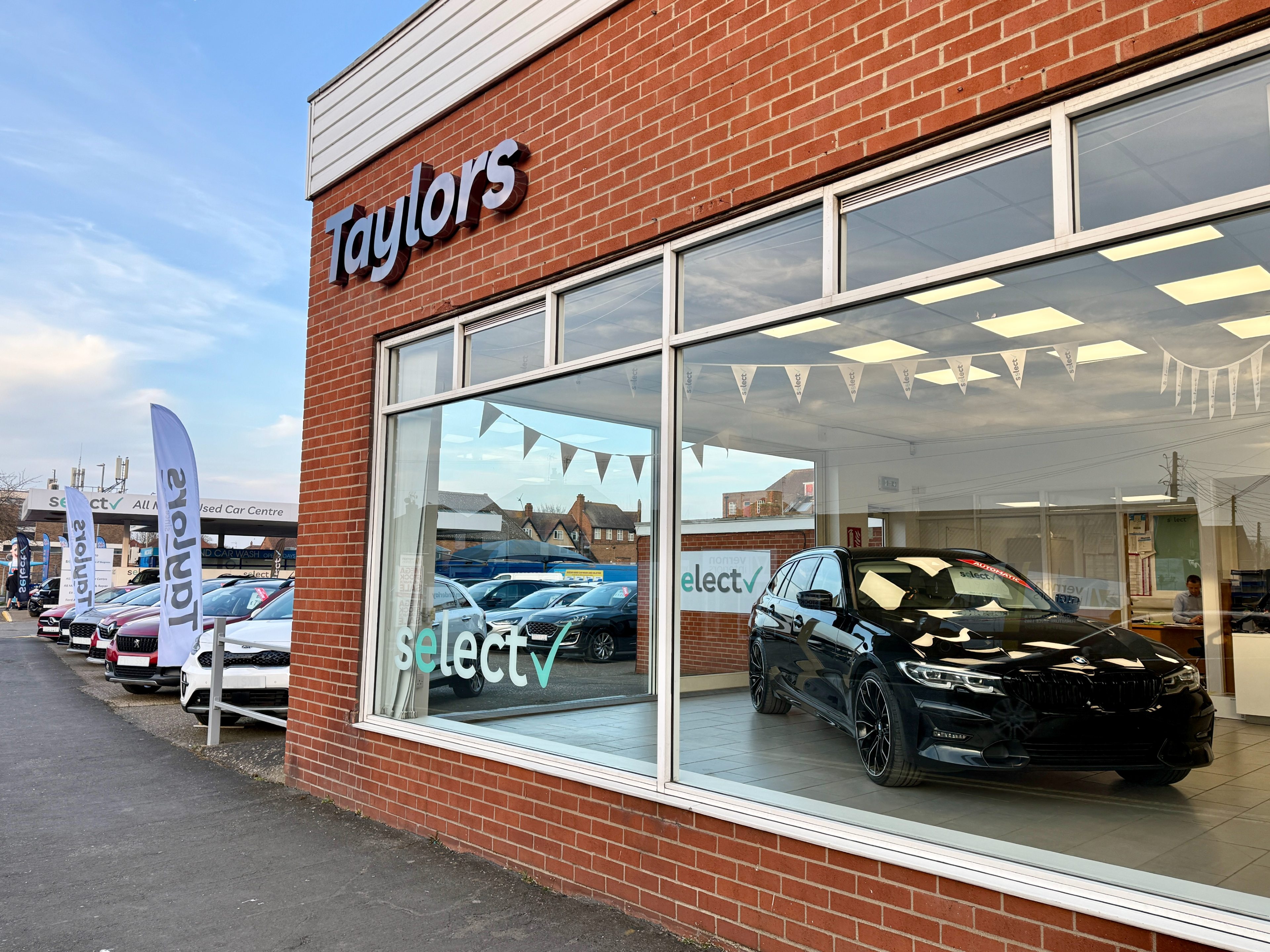 exterior of taylors select in skegness